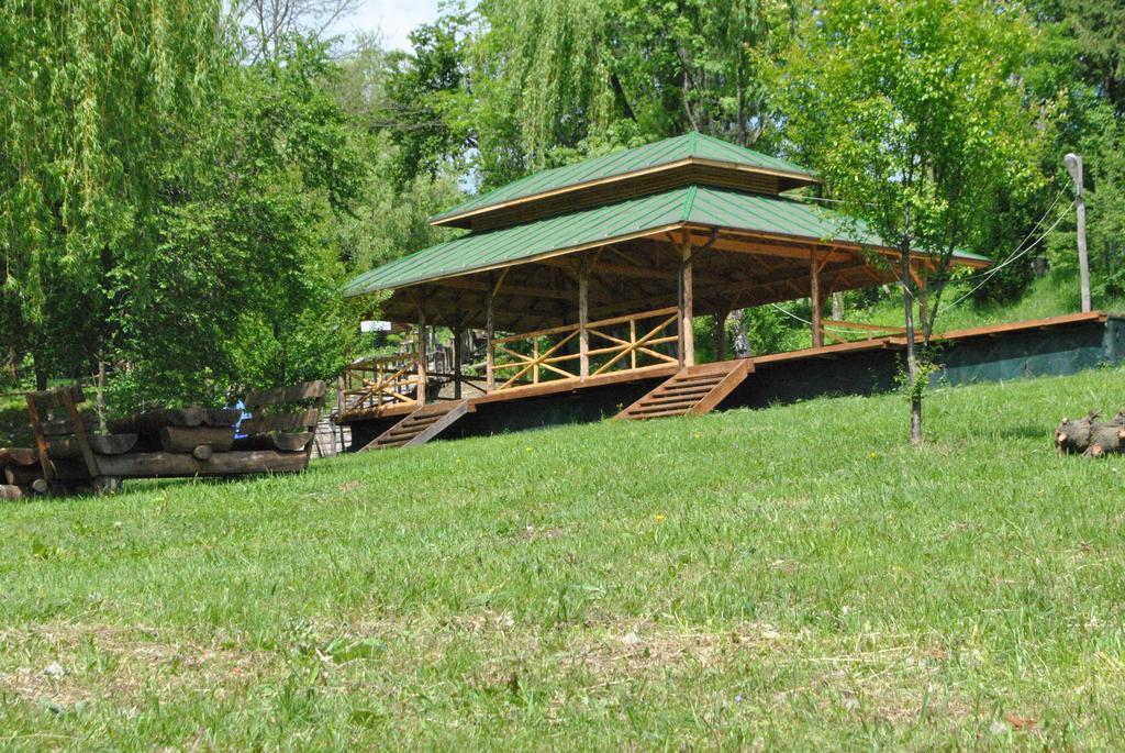 Activ Parc Hotel Negresti Bagian luar foto