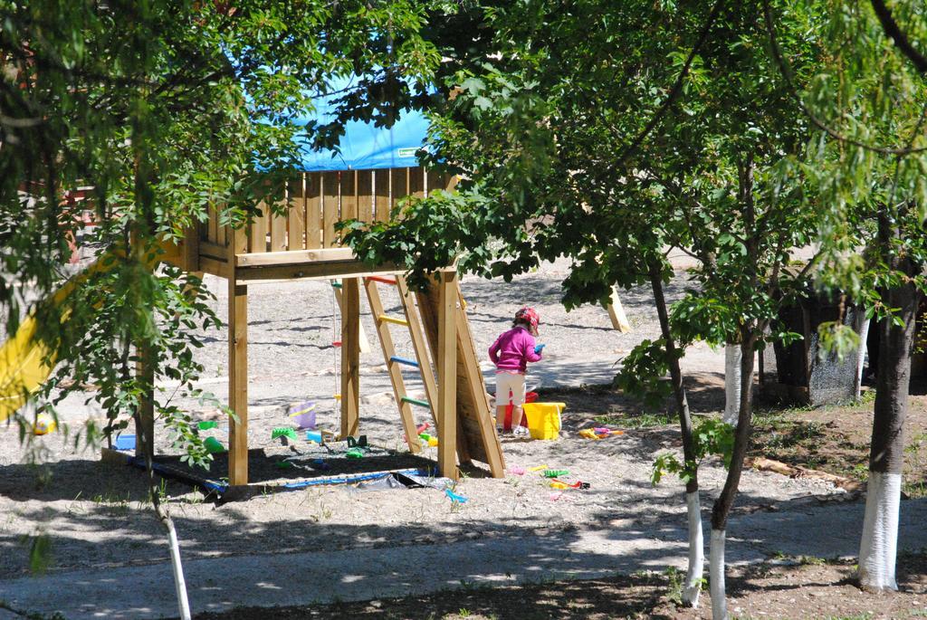 Activ Parc Hotel Negresti Bagian luar foto